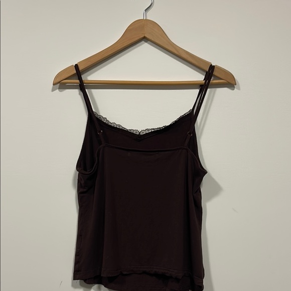 Black Fitted Crop Camisole Top - Picture 2 of 2